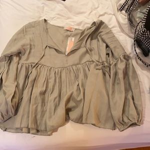 really cute baggy top can wear with jeans